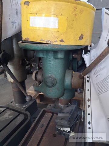 Wyposażenie warsztatowe - pakiet zawierający 10 poz. asort. (wg oddzielnego wykazu), w tym m.in.: agregat sprężarkowy, montażownica BOXER KING 100, wiertarka stołowa, urządzenia rolkowe RH-30E itp. 